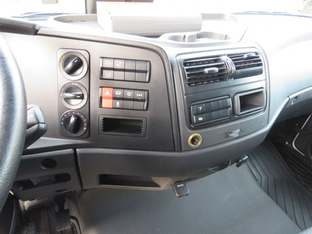 Curtain side van MERCEDES-BENZ Atego 818 L Pritsche LBW LBW 1 to AHK+Luftans: picture 12 Curtain side van MERCEDES-BENZ Atego 818 L Pritsche LBW LBW 1 to AHK+Luftans: picture 12