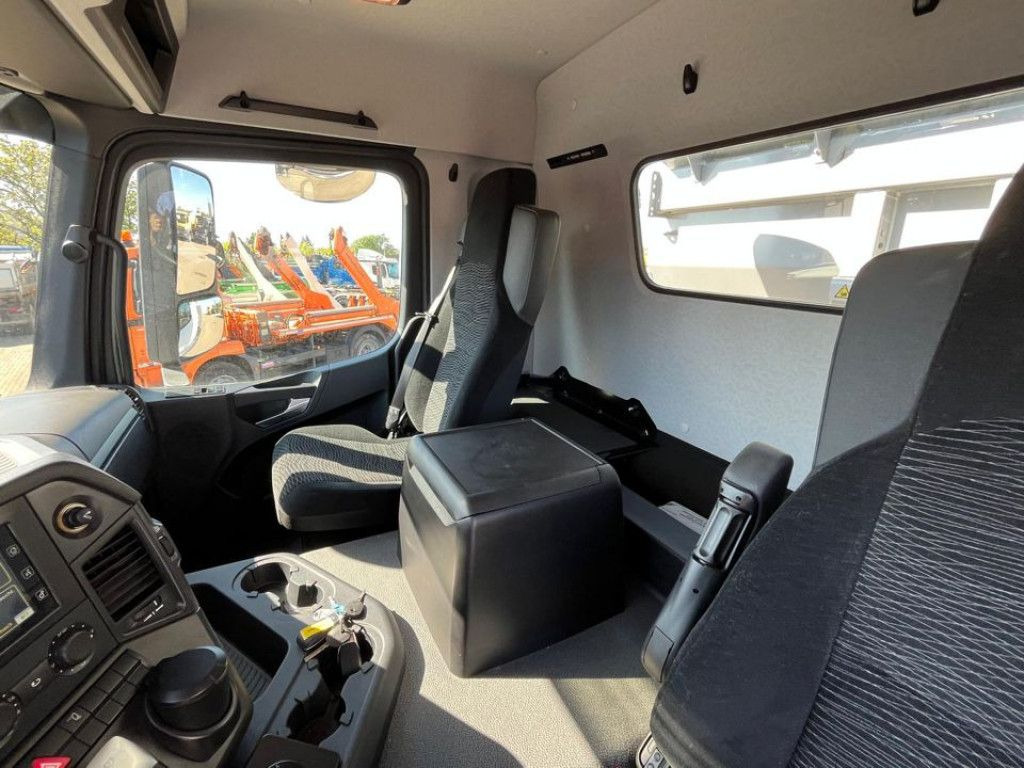 Tipper Mercedes-Benz Arocs 4153 8x6 4 Achs Muldenkipper Meiller: picture 6