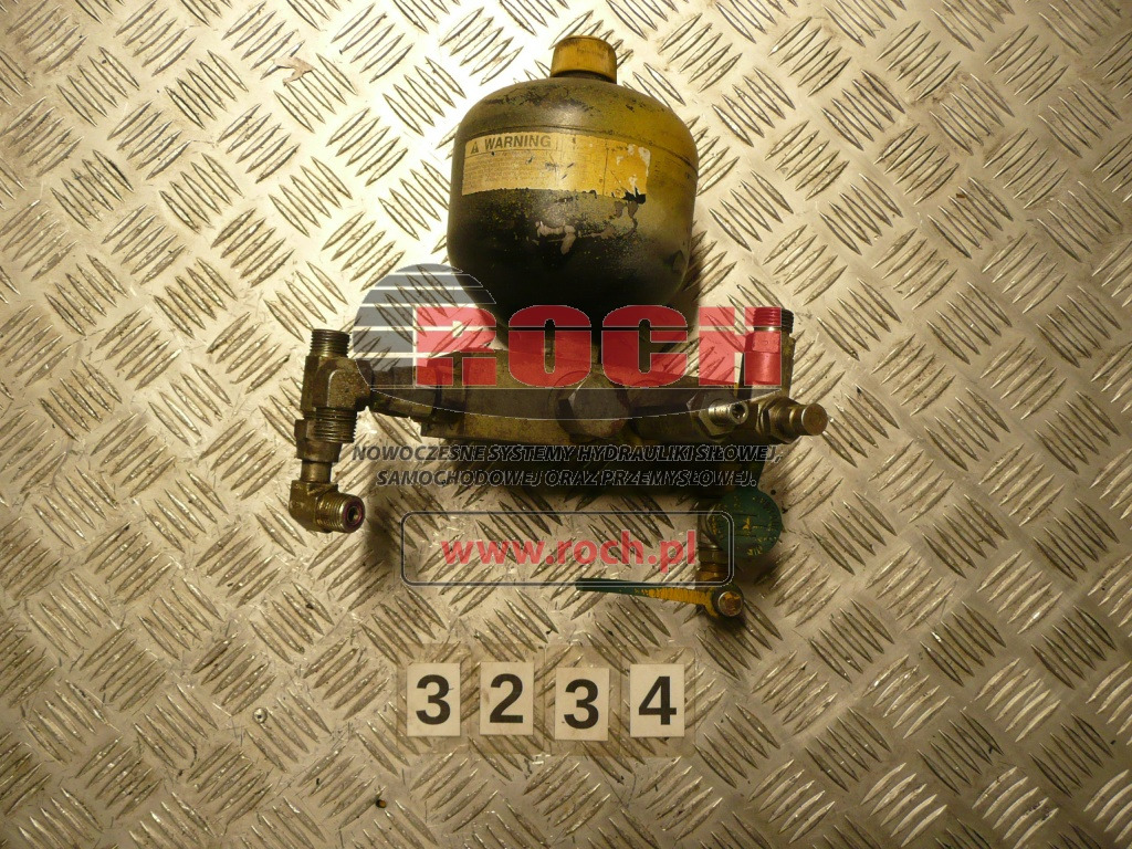 9S004383 REV-B SN-C867 4/1 + HYDROAKUMULATOR PARKER V-0,75L - Hydraulic valve: picture 1 9S004383 REV-B SN-C867 4/1 + HYDROAKUMULATOR PARKER V-0,75L - Hydraulic valve: picture 1