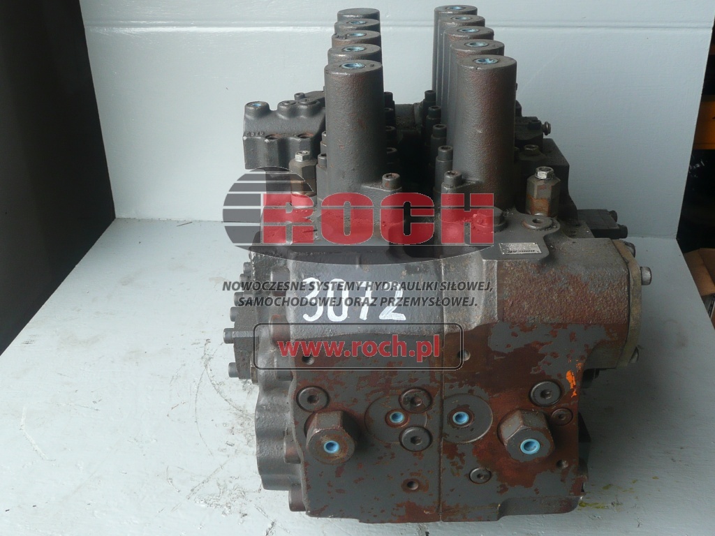 DOOSAN K1005094 - 10 SEKCYJNY - Hydraulic valve: picture 1 DOOSAN K1005094 - 10 SEKCYJNY - Hydraulic valve: picture 1
