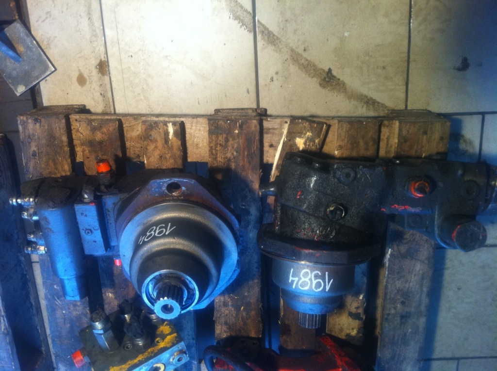 O&K 2244953 9447012 375.22.00.01M - Hydraulic motor for Crawler excavator: picture 1 O&K 2244953 9447012 375.22.00.01M - Hydraulic motor for Crawler excavator: picture 1