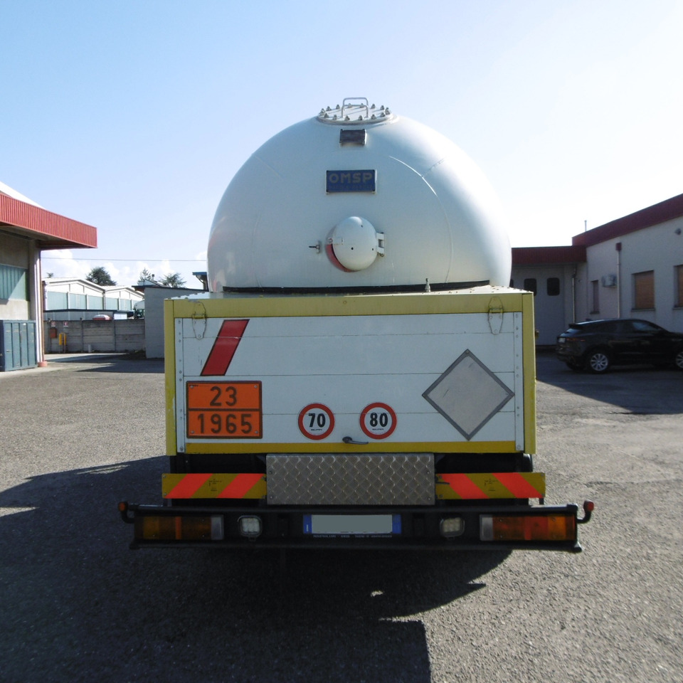IVECO 150.24 - Tank truck: picture 2 IVECO 150.24 - Tank truck: picture 2