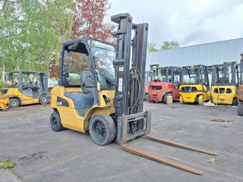 Caterpillar GP25N - LPG forklift: picture 2 Caterpillar GP25N - LPG forklift: picture 2