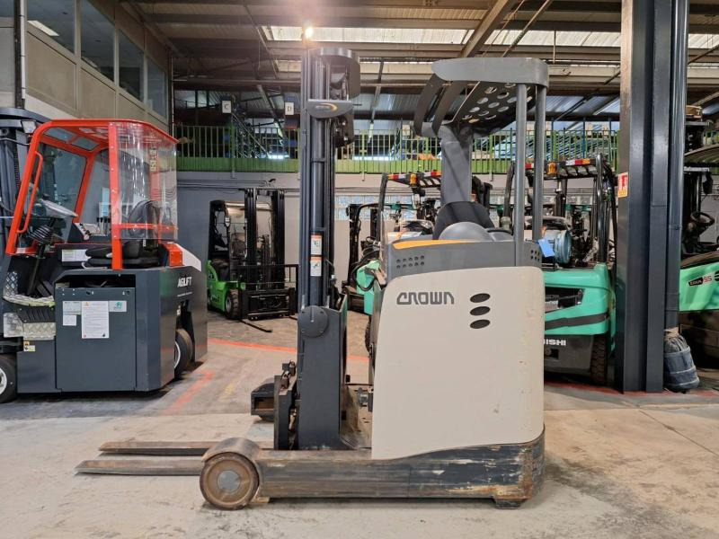 Crown ESR5240-1.4 - Reach truck: picture 5 Crown ESR5240-1.4 - Reach truck: picture 5