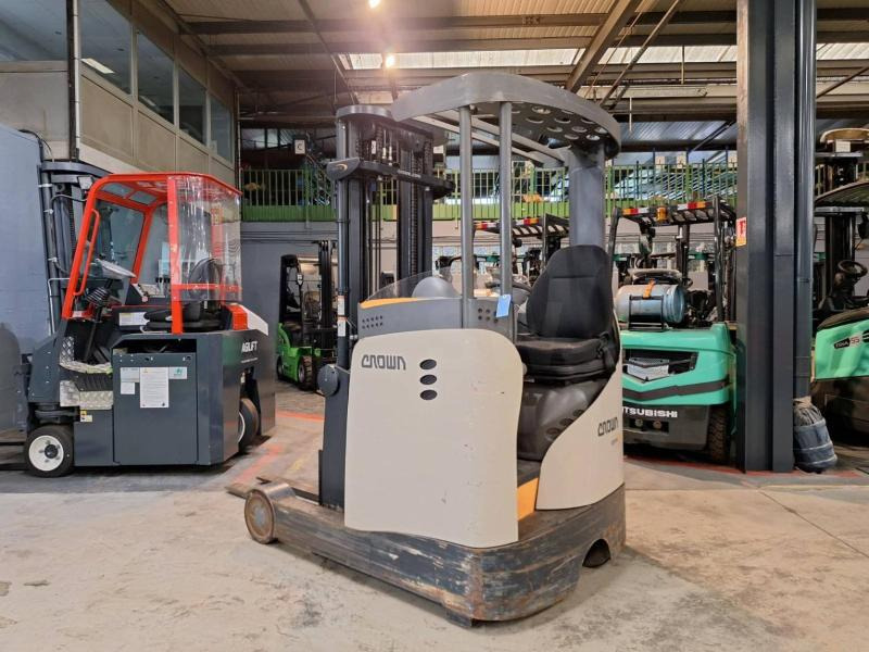 Crown ESR5240-1.4 - Reach truck: picture 4 Crown ESR5240-1.4 - Reach truck: picture 4