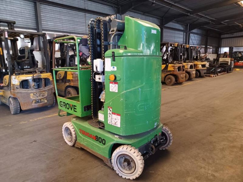 JLG JLG TOUCAN 800 - Vertical mast lift: picture 2 JLG JLG TOUCAN 800 - Vertical mast lift: picture 2