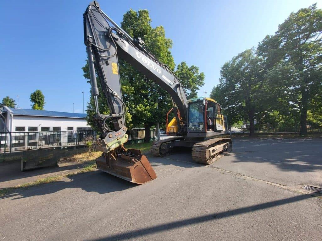 Volvo EC220EL - Crawler excavator: picture 1 Volvo EC220EL - Crawler excavator: picture 1