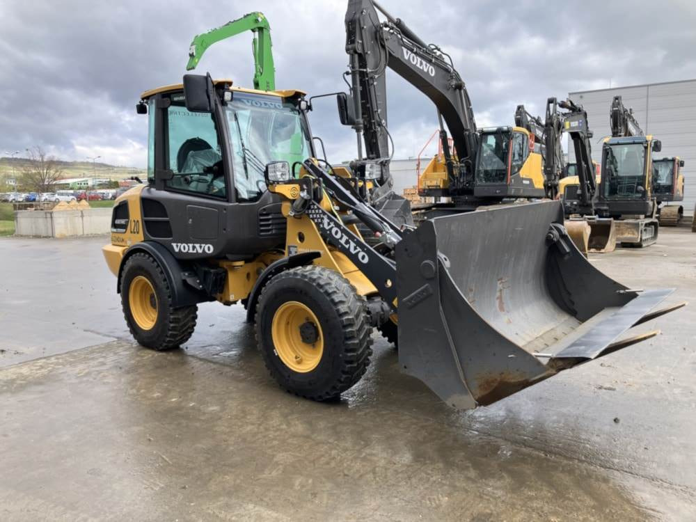 Volvo JL20H Electric - Skid steer loader: picture 1 Volvo JL20H Electric - Skid steer loader: picture 1