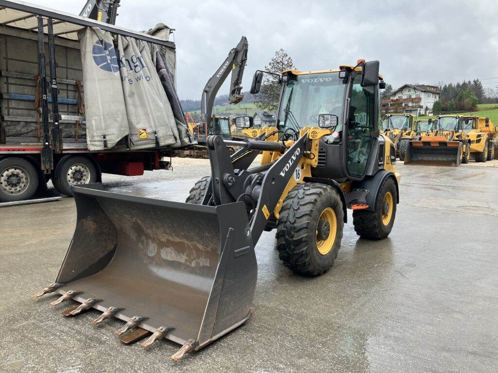 Volvo JL25H Electric - Skid steer loader: picture 4 Volvo JL25H Electric - Skid steer loader: picture 4