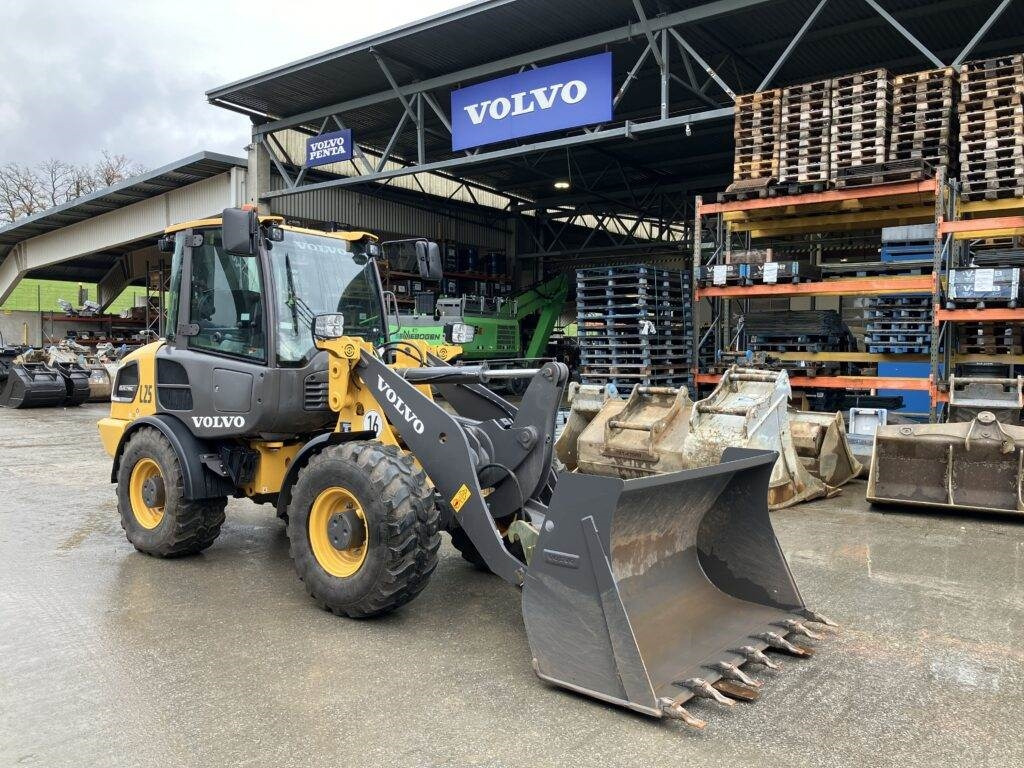 Volvo JL25H Electric - Skid steer loader: picture 1 Volvo JL25H Electric - Skid steer loader: picture 1