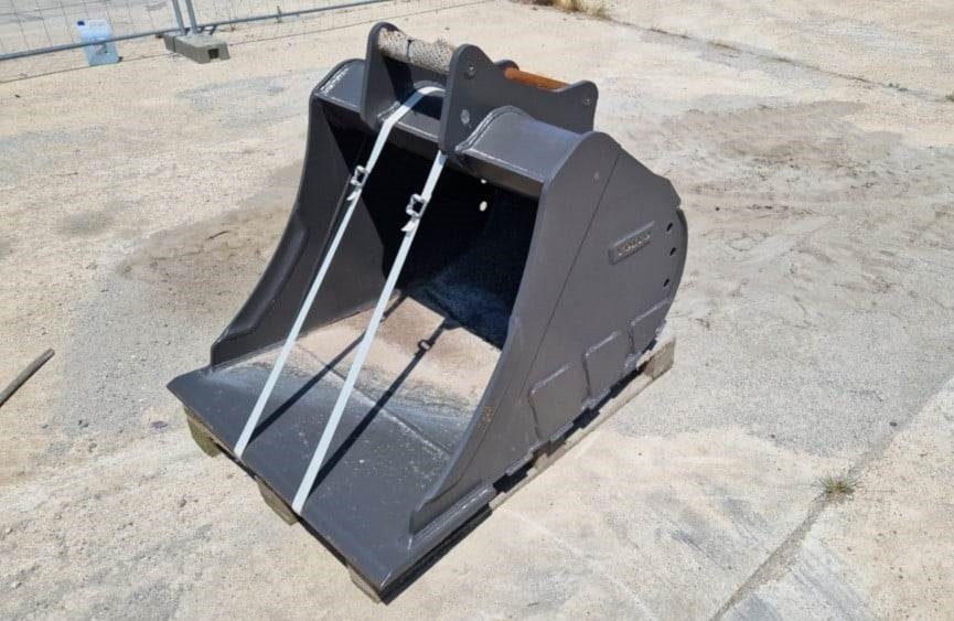 Volvo Tieflöffel mit Messer - Backhoe loader: picture 4 Volvo Tieflöffel mit Messer - Backhoe loader: picture 4