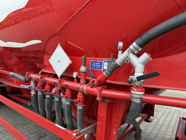 Feldbinder EUT 54.3 liegend. Silo 54.000 Liter 3 Achs - Silo semi-trailer: picture 3 Feldbinder EUT 54.3 liegend. Silo 54.000 Liter 3 Achs - Silo semi-trailer: picture 3