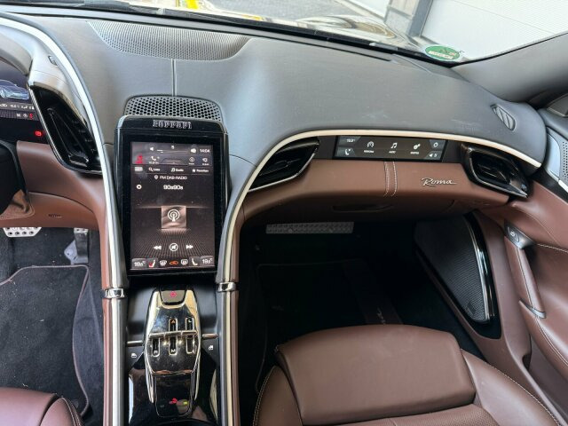 Ferrari Roma Coupe Schwarz - Coupe: picture 4 Ferrari Roma Coupe Schwarz - Coupe: picture 4