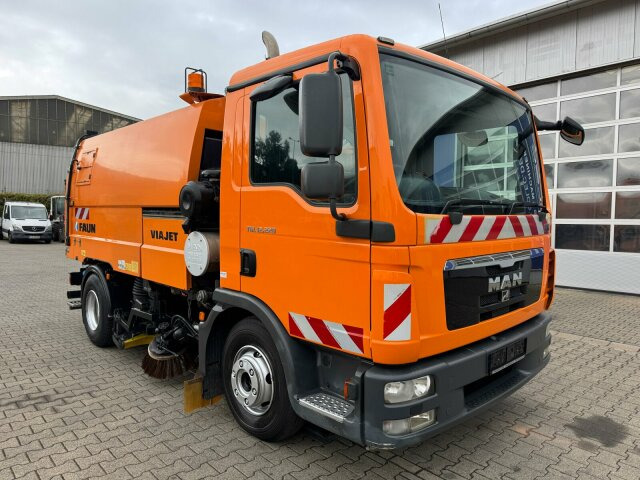 MAN TGL 12.220 4x2 BL Kehrmaschine Viajet 5RHS - Road sweeper: picture 1 MAN TGL 12.220 4x2 BL Kehrmaschine Viajet 5RHS - Road sweeper: picture 1