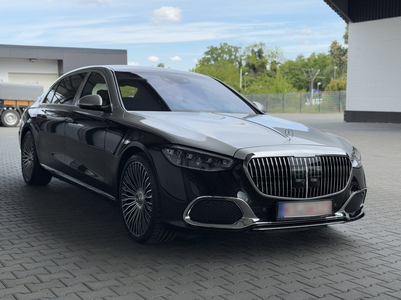 Maybach Mercedes Benz S680 Maybach V12 High-End -Paket - Sedan: picture 1 Maybach Mercedes Benz S680 Maybach V12 High-End -Paket - Sedan: picture 1