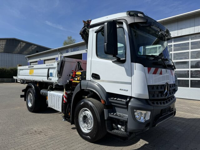 Mercedes-Benz AROCS 1832 4x2 Euro 6 Kipper Kran FASSI F120FB - Tipper, Crane truck: picture 1 Mercedes-Benz AROCS 1832 4x2 Euro 6 Kipper Kran FASSI F120FB - Tipper, Crane truck: picture 1