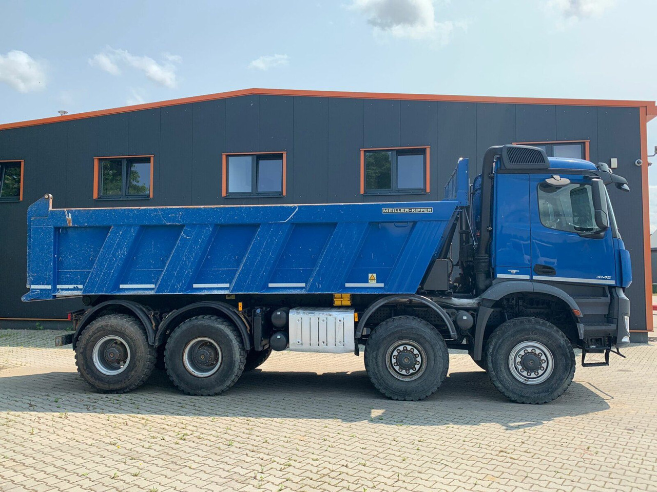 Mercedes-Benz AROCS 4145 8x8 EURO6 Muldenkipper TOP! - Tipper: picture 3 Mercedes-Benz AROCS 4145 8x8 EURO6 Muldenkipper TOP! - Tipper: picture 3