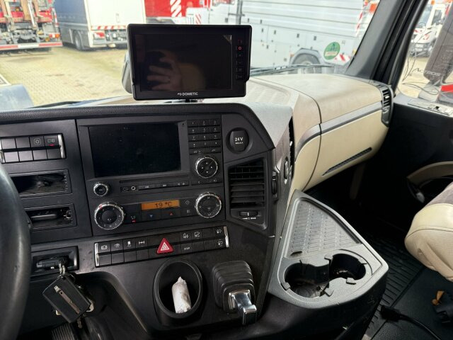 Mercedes-Benz Actros 4x2 Pritsche Plane Laderampe + Anhänger - Curtainsider truck: picture 3 Mercedes-Benz Actros 4x2 Pritsche Plane Laderampe + Anhänger - Curtainsider truck: picture 3