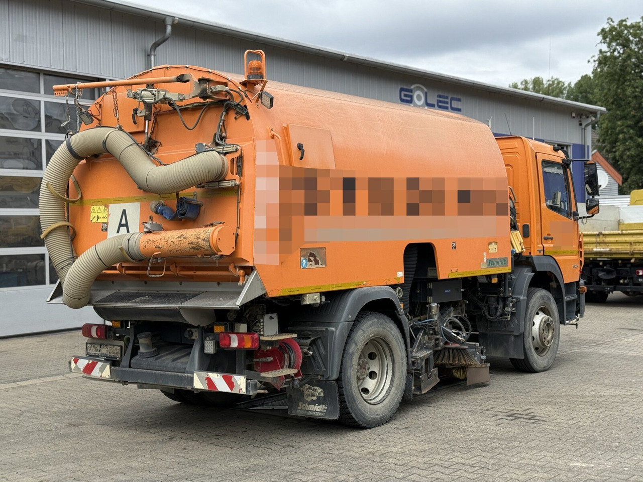 Mercedes-Benz Atego 1324 4x2 Kehrmaschine Schmidt SKF S7B 7 m³ - Road sweeper: picture 3 Mercedes-Benz Atego 1324 4x2 Kehrmaschine Schmidt SKF S7B 7 m³ - Road sweeper: picture 3