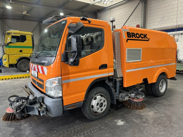 Mitsubishi Canter FUSO Kehrmaschine BROCK SL140 4 m³ - Road sweeper: picture 3 Mitsubishi Canter FUSO Kehrmaschine BROCK SL140 4 m³ - Road sweeper: picture 3