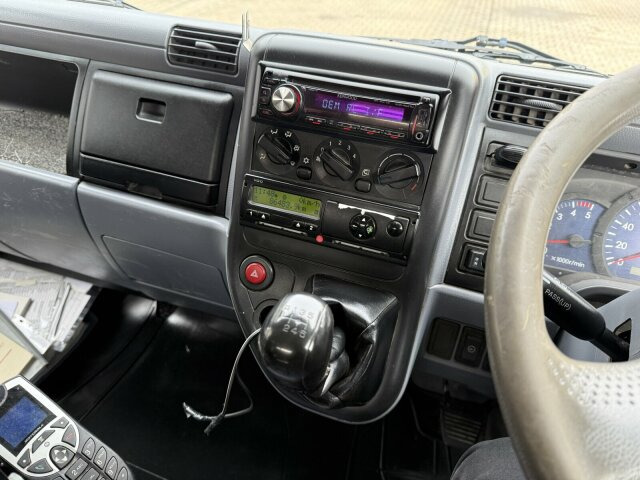 Mitsubishi Canter FUSO Kehrmaschine BROCK SL140 4 m³ - Road sweeper: picture 3 Mitsubishi Canter FUSO Kehrmaschine BROCK SL140 4 m³ - Road sweeper: picture 3