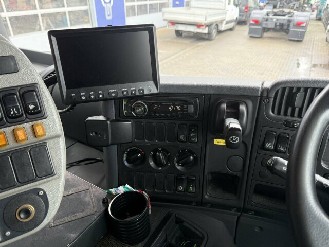 Scania P230 Kehrmaschine Küpper Weisser 6 M³ - Road sweeper: picture 4 Scania P230 Kehrmaschine Küpper Weisser 6 M³ - Road sweeper: picture 4