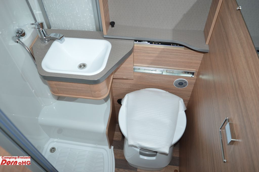 Semi-integrated motorhome Weinsberg CaraCompact 600 MEG EDITION [PEPPER] Care-Drive-: picture 19
