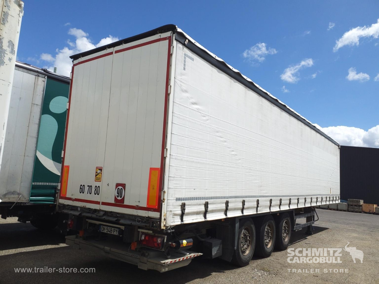 SCHMITZ Curtainsider Standard Taillift - Curtainsider semi-trailer: picture 4 SCHMITZ Curtainsider Standard Taillift - Curtainsider semi-trailer: picture 4