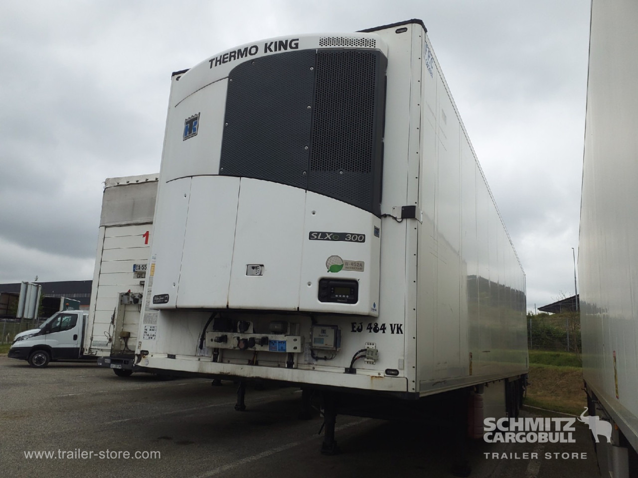 SCHMITZ Reefer Standard Taillift - Isothermal semi-trailer: picture 4 SCHMITZ Reefer Standard Taillift - Isothermal semi-trailer: picture 4