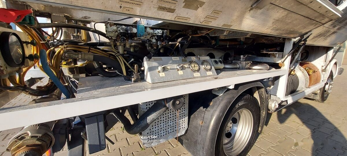 Vacuum truck Volkswagen LT55 COMBI HYDRO OIL ADR INOX: picture 39