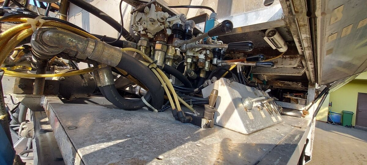 Vacuum truck Volkswagen LT55 COMBI HYDRO OIL ADR INOX: picture 43