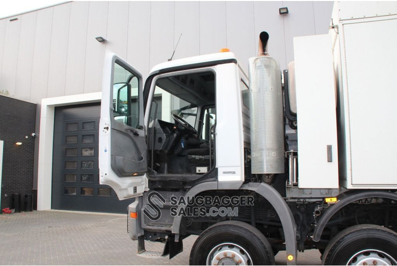 Vacuum truck Mercedes-Benz Actros 4141 RSP 2014 Saugbagger 8x8: picture 15