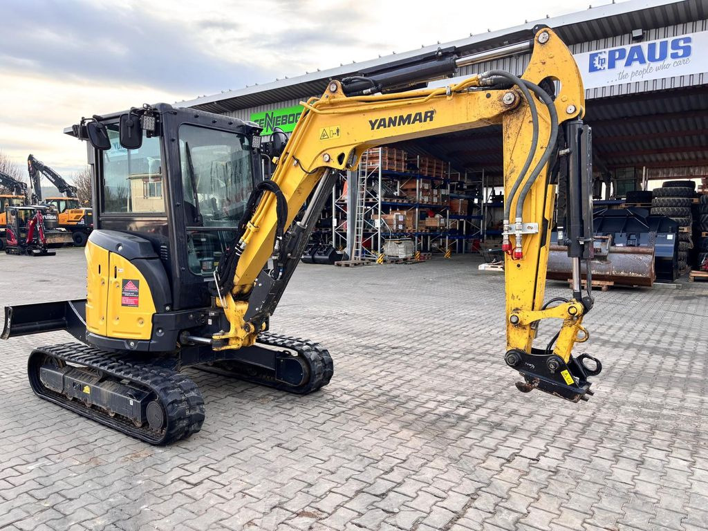 Yanmar Vio38-6 - Mini excavator: picture 2 Yanmar Vio38-6 - Mini excavator: picture 2