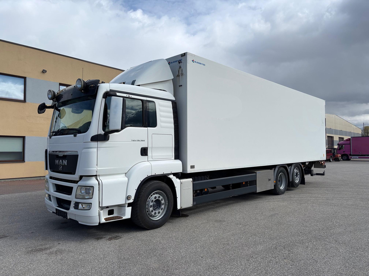 MAN TGS 26.360 - Box truck: picture 1 MAN TGS 26.360 - Box truck: picture 1