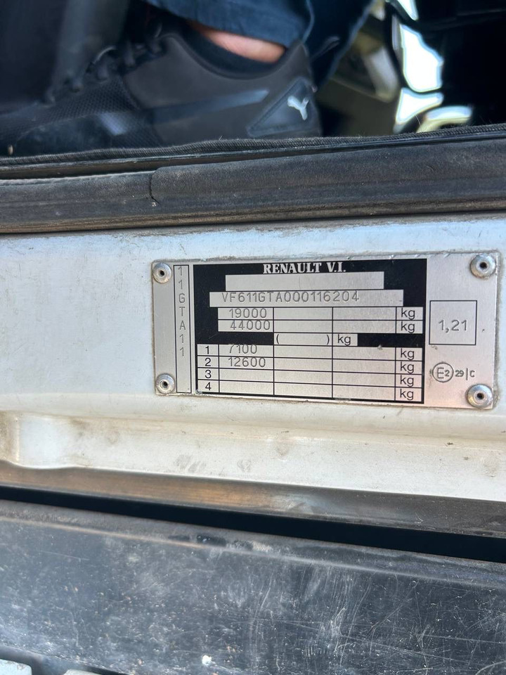 Tractor unit RENAULT Magnum 440: picture 16 Tractor unit RENAULT Magnum 440: picture 16