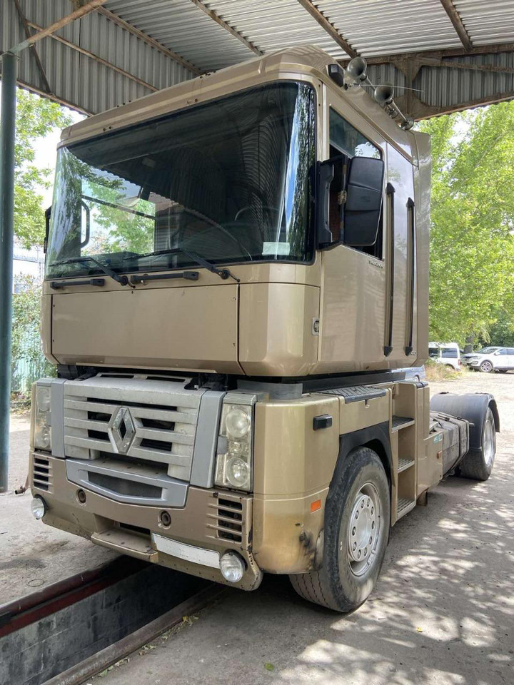 RENAULT Magnum 440 - Tractor unit: picture 3 RENAULT Magnum 440 - Tractor unit: picture 3