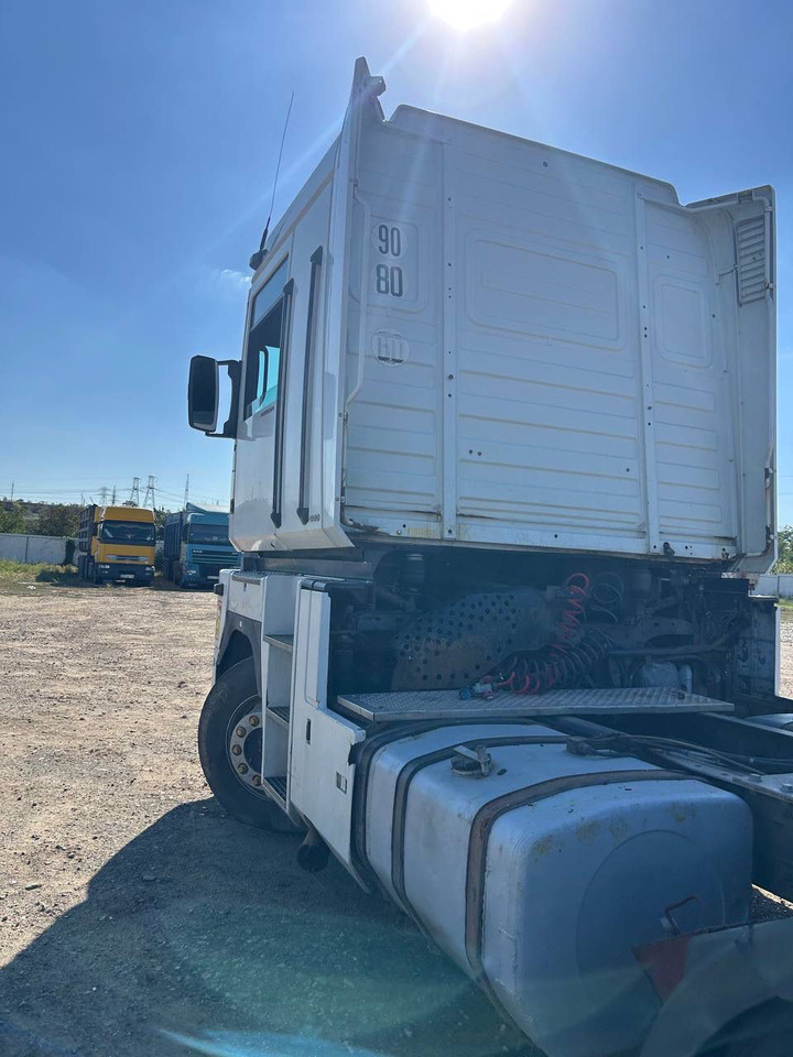 RENAULT Magnum 440 - Tractor unit: picture 5 RENAULT Magnum 440 - Tractor unit: picture 5