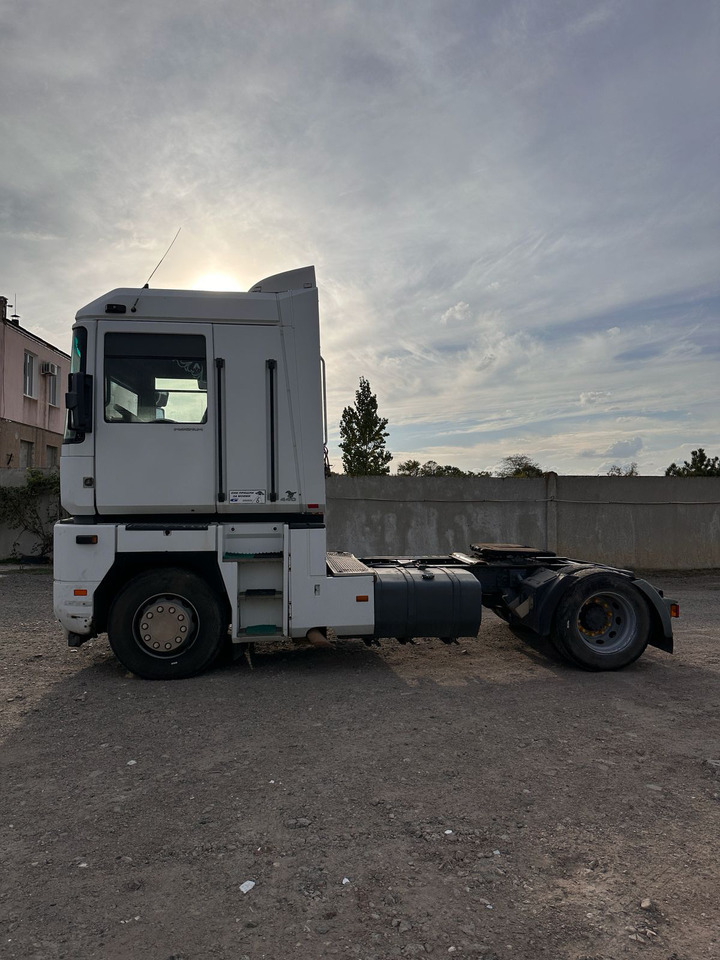 RENAULT Magnum 440 | ID1639S - Tractor unit: picture 4 RENAULT Magnum 440 | ID1639S - Tractor unit: picture 4