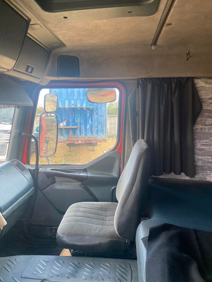 Tractor unit RENAULT Premium 340: picture 11 Tractor unit RENAULT Premium 340: picture 11