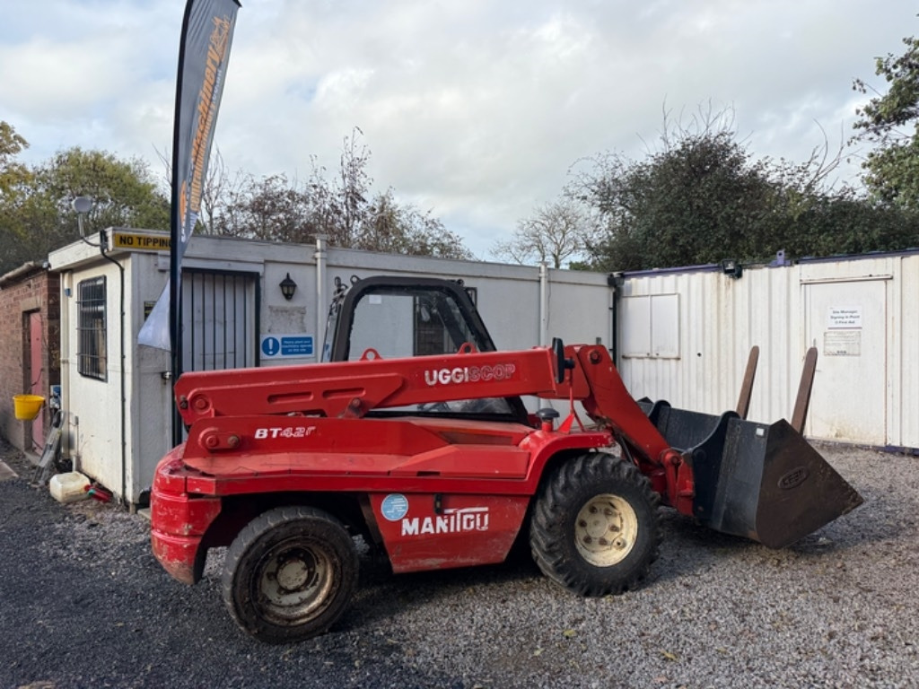 Manitou BT 420 - Telescopic handler: picture 2 Manitou BT 420 - Telescopic handler: picture 2