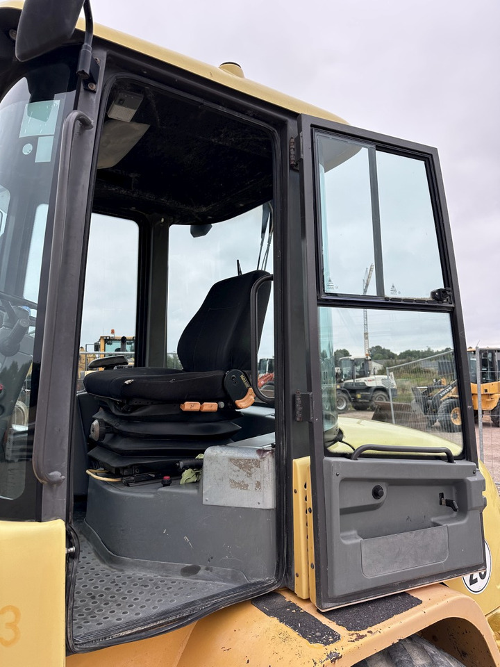 Wheel loader VOLVO L 30 B PRO 3er Kreis Klappschaufel+Palettengabel: picture 7 Wheel loader VOLVO L 30 B PRO 3er Kreis Klappschaufel+Palettengabel: picture 7