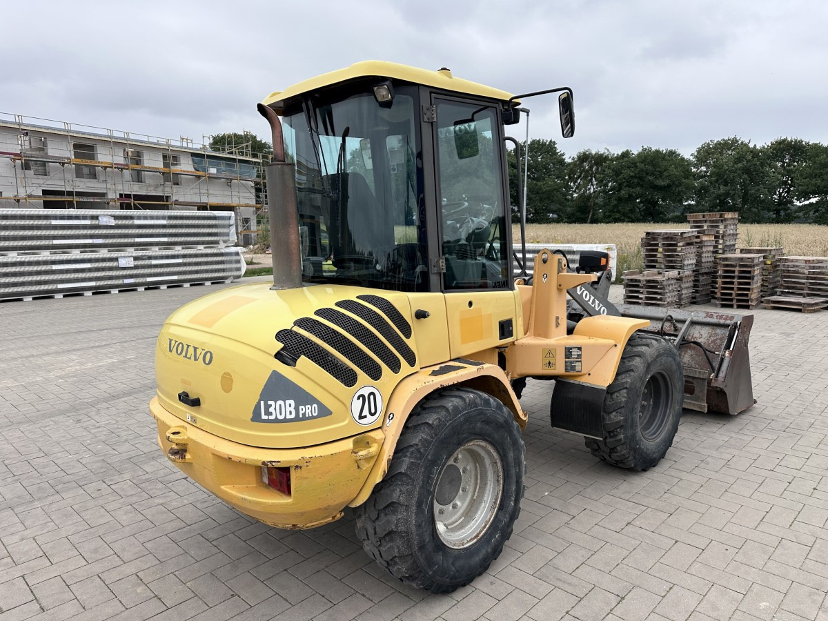 Wheel loader VOLVO L 30 B PRO 3er Kreis Klappschaufel+Palettengabel: picture 6 Wheel loader VOLVO L 30 B PRO 3er Kreis Klappschaufel+Palettengabel: picture 6