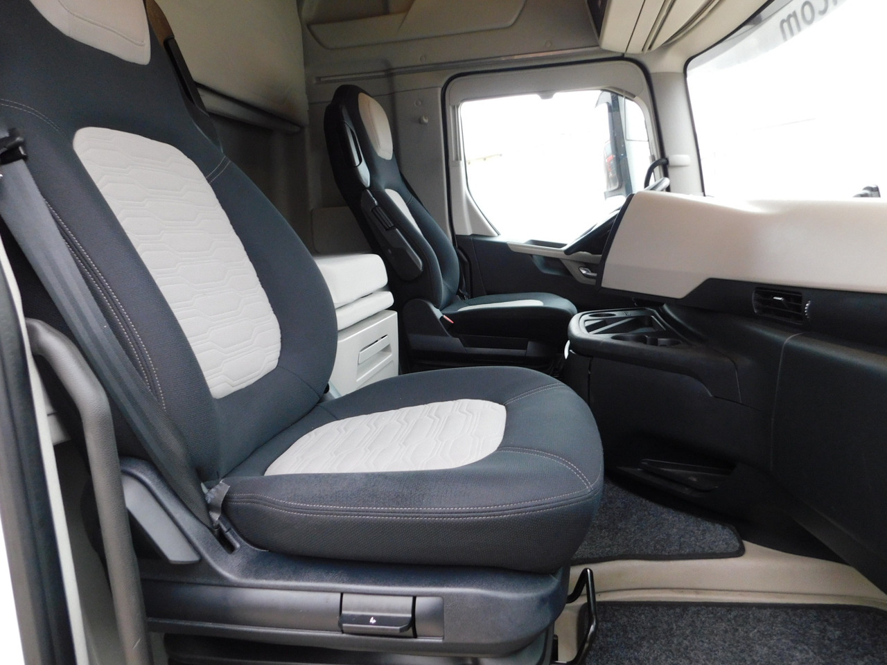 Ford F max 4x2 scab e6 12s2620 - Tractor unit: picture 5 Ford F max 4x2 scab e6 12s2620 - Tractor unit: picture 5