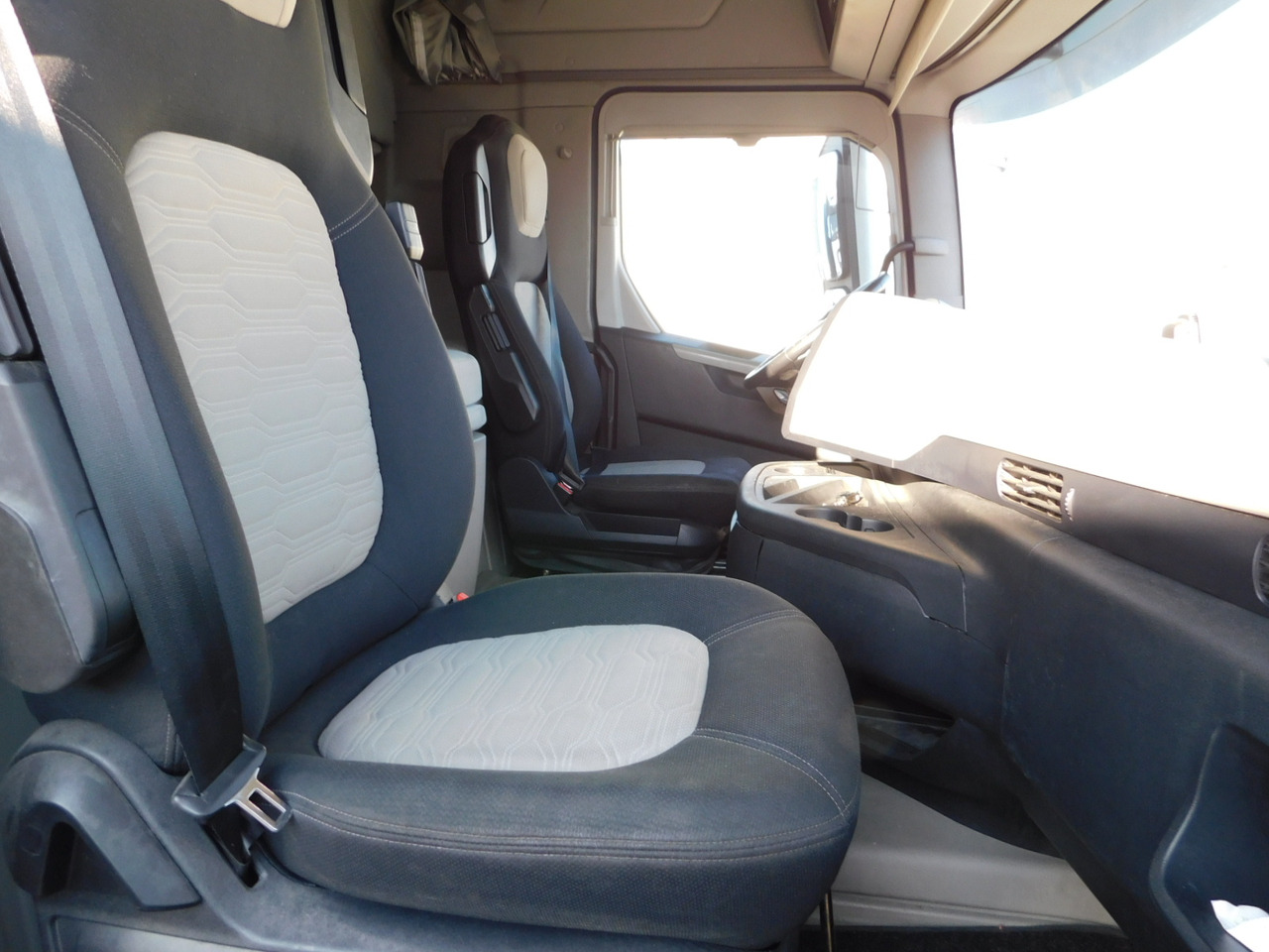 Ford F max ll 4x2 scab e6 12tx2620 - Tractor unit: picture 5 Ford F max ll 4x2 scab e6 12tx2620 - Tractor unit: picture 5