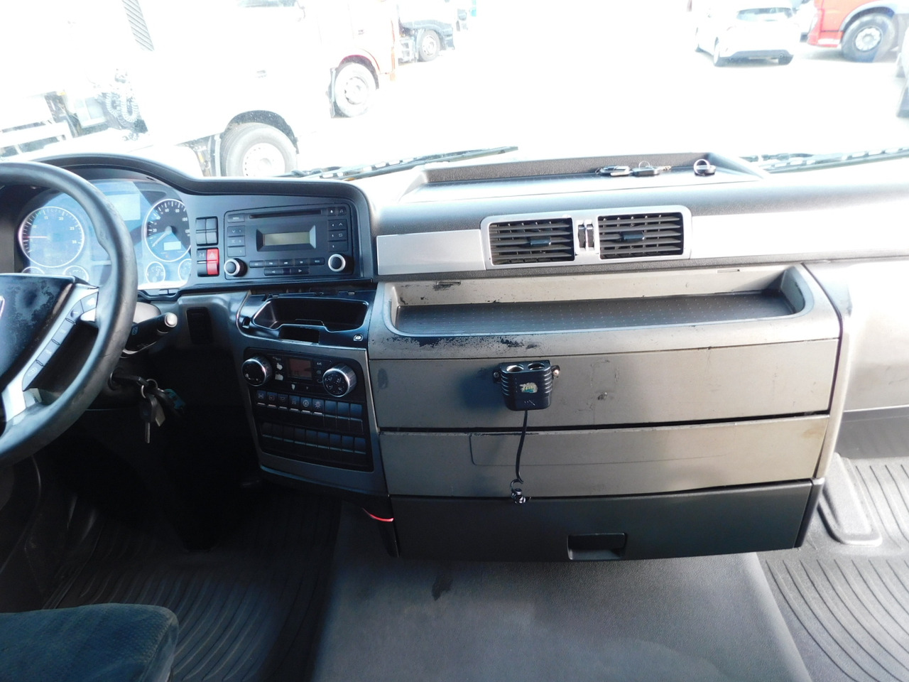 Tractor unit Man Tgx 18440: picture 7