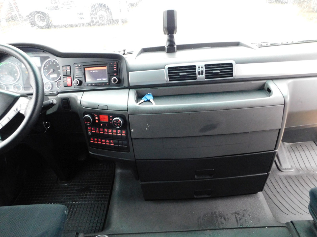 Tractor unit Man Tgx: picture 7