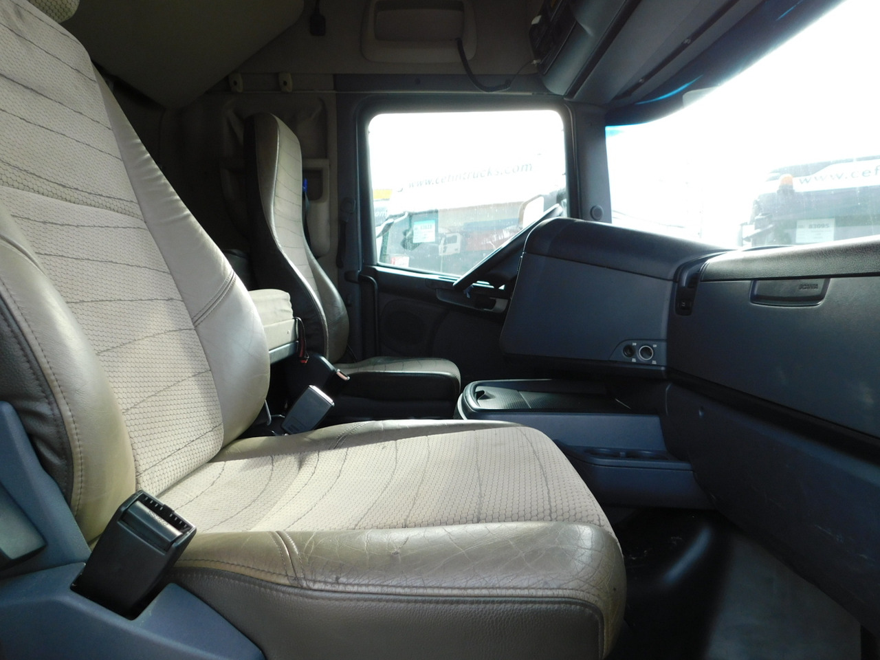 Scania R400 - Tractor unit: picture 5 Scania R400 - Tractor unit: picture 5