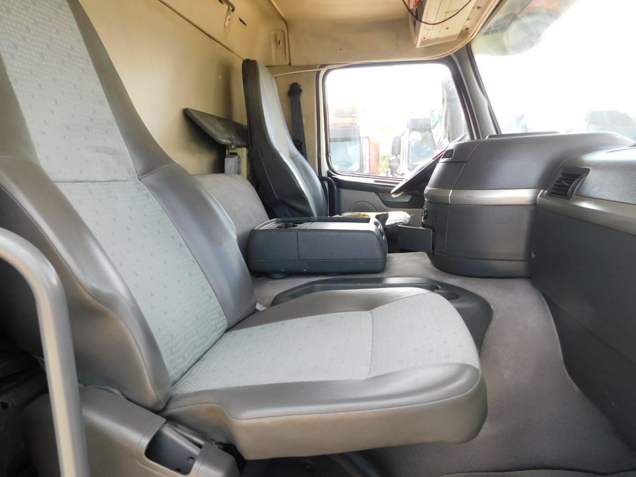 Volvo Fm9 380 - Concrete mixer truck: picture 5 Volvo Fm9 380 - Concrete mixer truck: picture 5