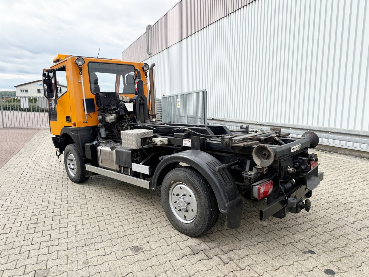 Hook lift truck AEBI Schmidt MT750 4x4 AEBI Schmidt MT750 4x4, City-Abroller, Winterdienstausstattung, 2x AHK: picture 14 Hook lift truck AEBI Schmidt MT750 4x4 AEBI Schmidt MT750 4x4, City-Abroller, Winterdienstausstattung, 2x AHK: picture 14