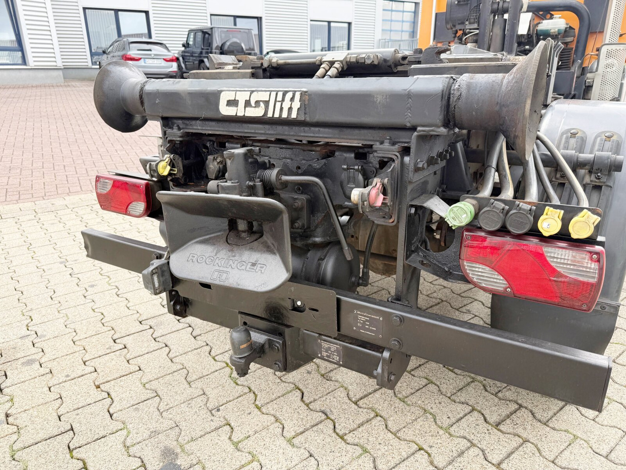 Hook lift truck AEBI Schmidt MT750 4x4 AEBI Schmidt MT750 4x4, City-Abroller, Winterdienstausstattung, 2x AHK: picture 12 Hook lift truck AEBI Schmidt MT750 4x4 AEBI Schmidt MT750 4x4, City-Abroller, Winterdienstausstattung, 2x AHK: picture 12